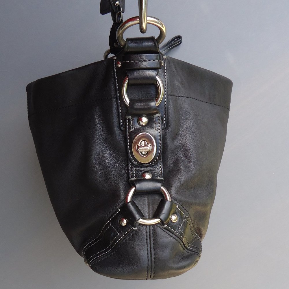 COACH Leather Carly duffle shoulder bag. - Picture 5 of 16